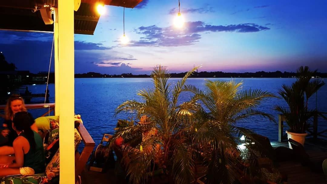 Hostel Mamallena Bocas Del Toro (Adults Only) Екстериор снимка