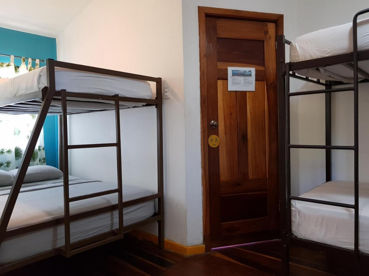 Hostel Mamallena Bocas Del Toro (Adults Only) Екстериор снимка